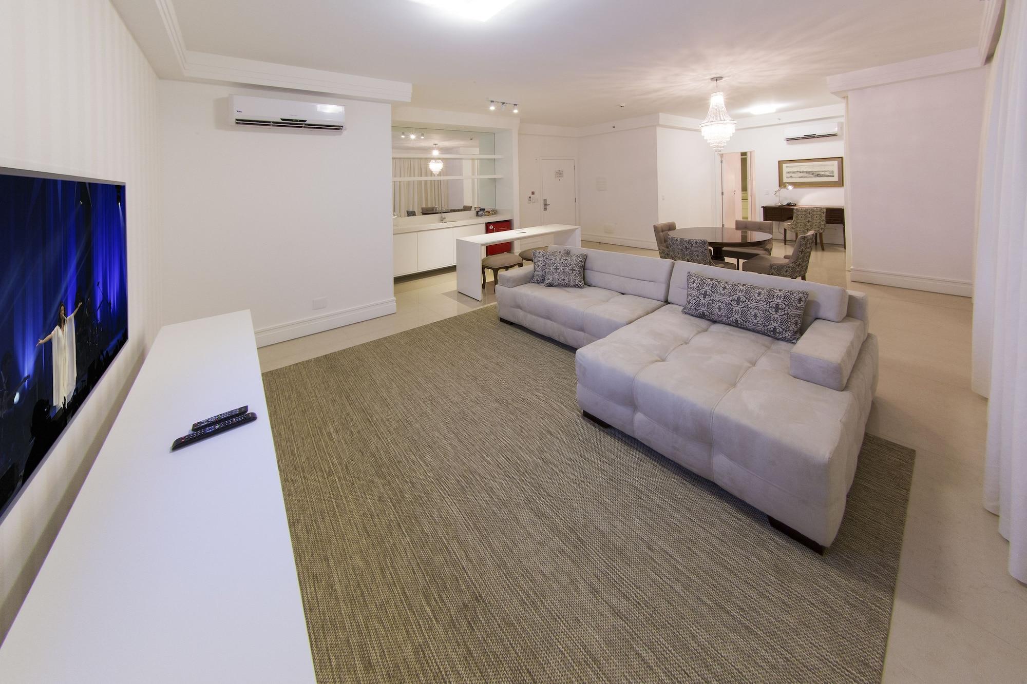 Hotel Mont Blanc Premium Ribeirao Preto Luaran gambar A living room in a condominium