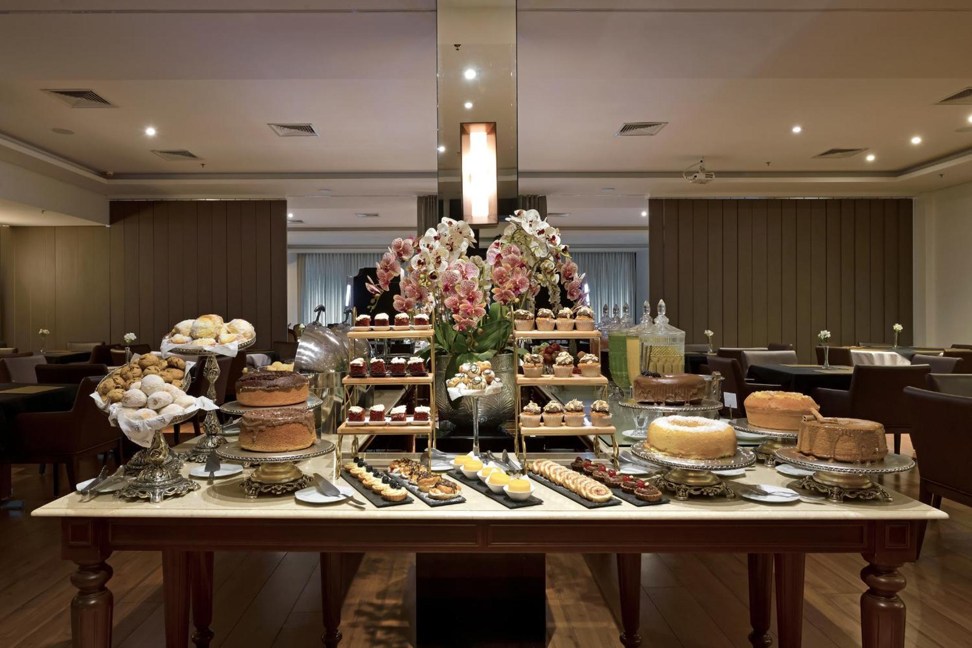 Hotel Mont Blanc Premium Ribeirao Preto Luaran gambar A dessert buffet