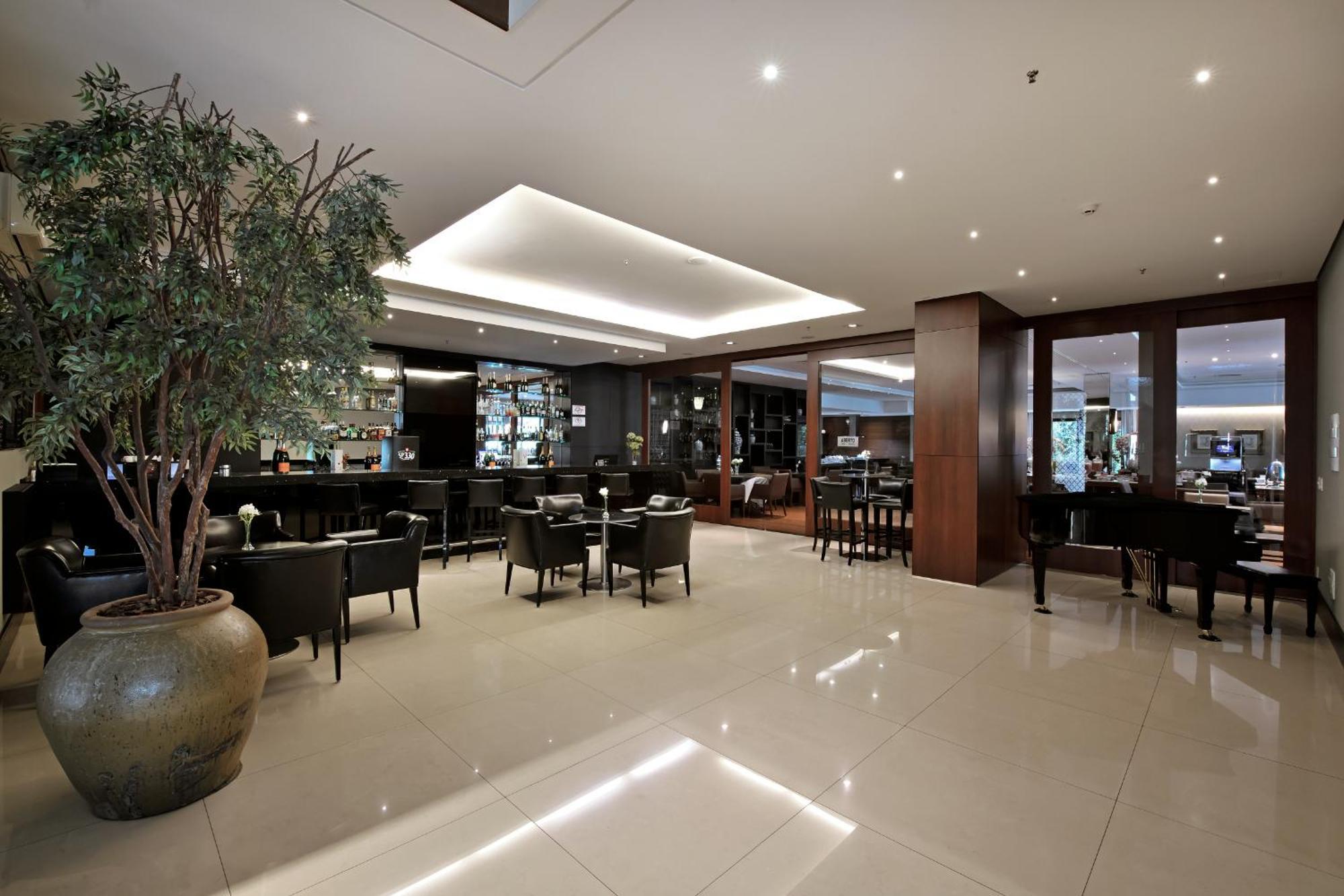 Hotel Mont Blanc Premium Ribeirao Preto Luaran gambar The interior of the lounge