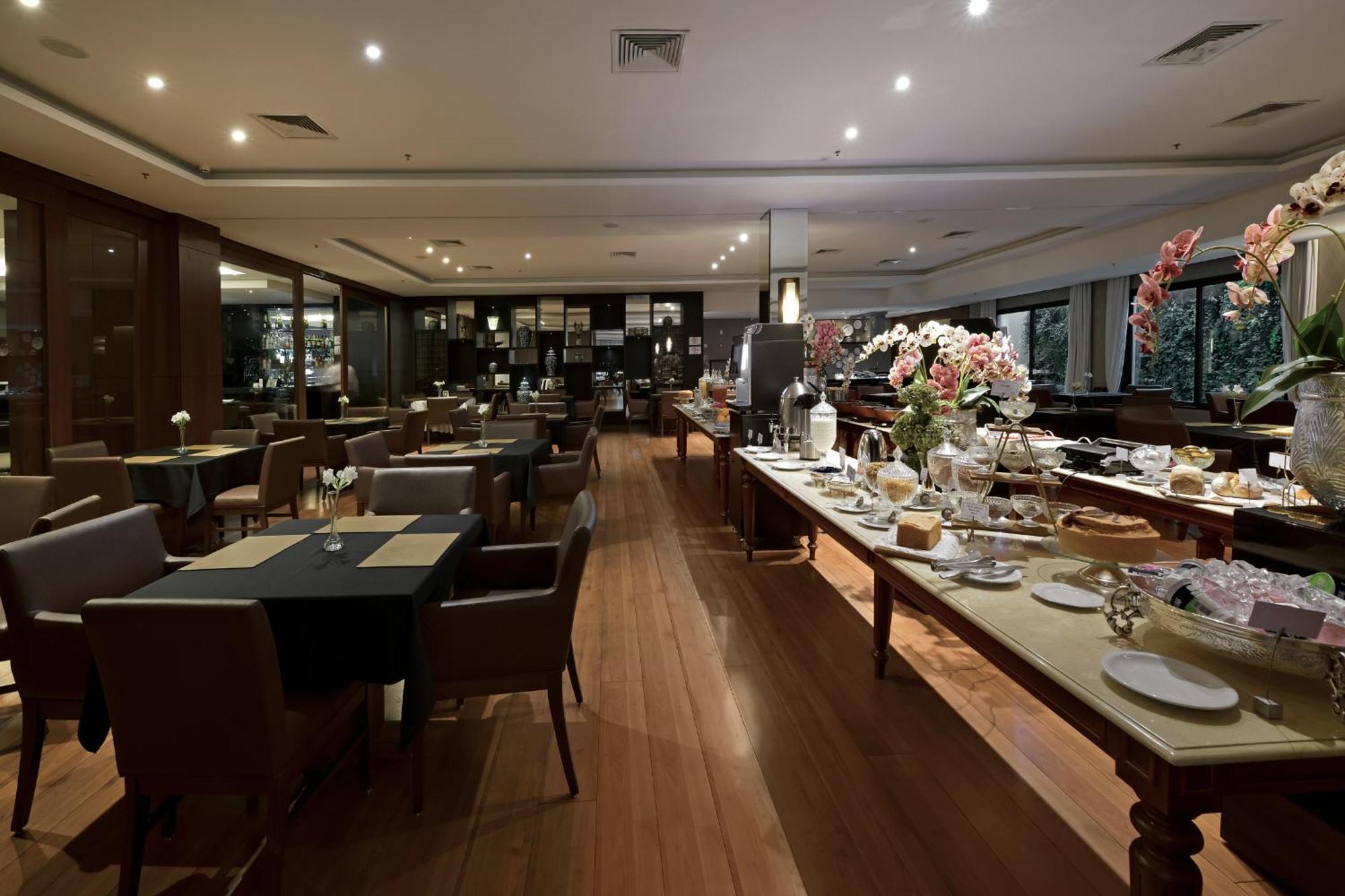Hotel Mont Blanc Premium Ribeirao Preto Luaran gambar The restaurant at the hotel