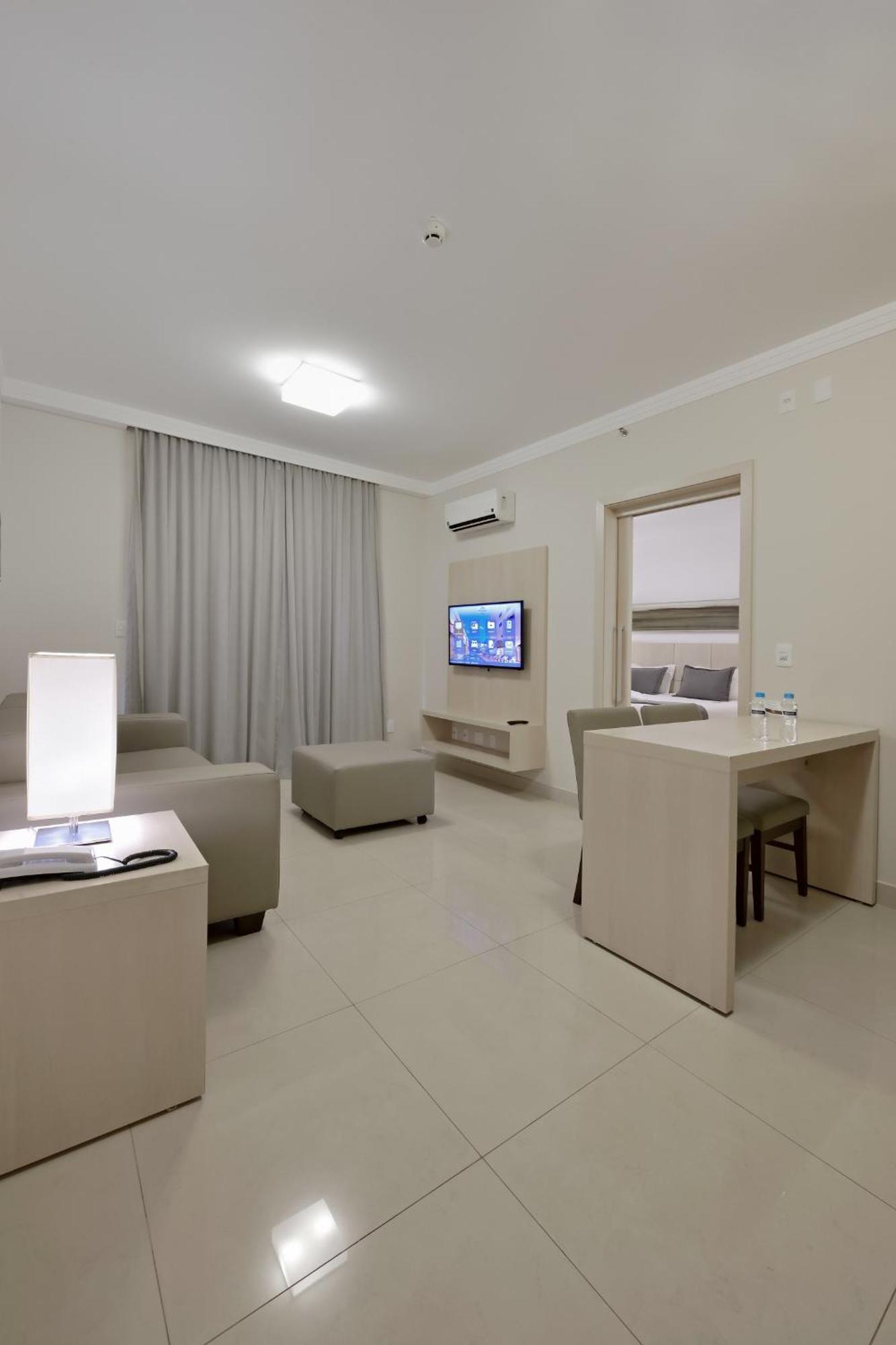 Hotel Mont Blanc Premium Ribeirao Preto Bilik gambar A room at the hotel