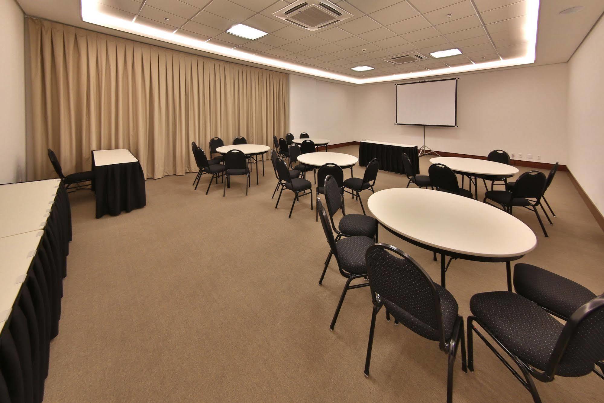 Hotel Mont Blanc Premium Ribeirao Preto Luaran gambar A meeting room at the National Library of the Netherlands